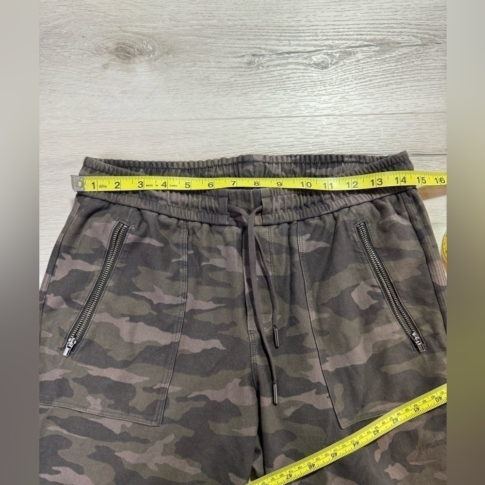 Athleta Gray/Green Camo Farallon Jogger, Size 4 - Picture 11 of 13